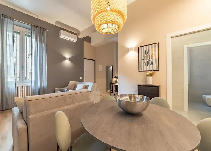 5' From Station, Elegance And Class Apartment Mailand