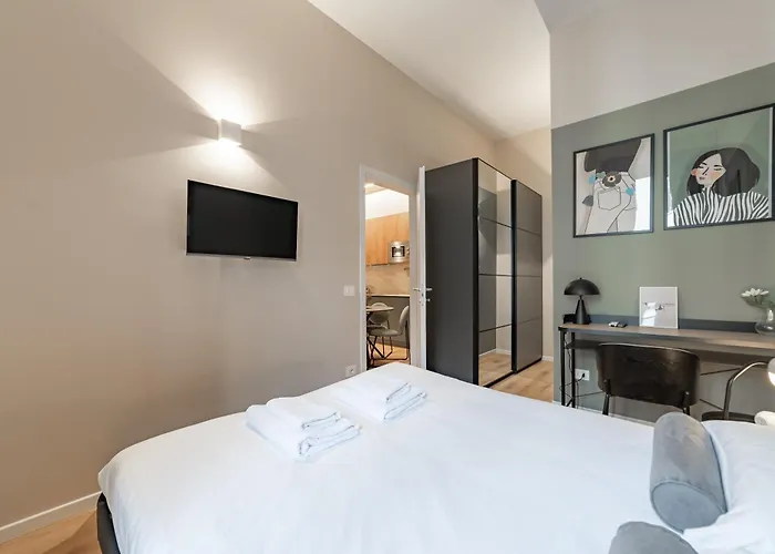 5' From Station, Elegance And Class Appartement